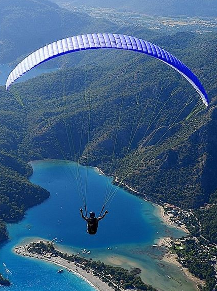 Adrasan Otelleri içerisinde bulunan Nar Çiçeği Otel, misafirlerini bekliyor.